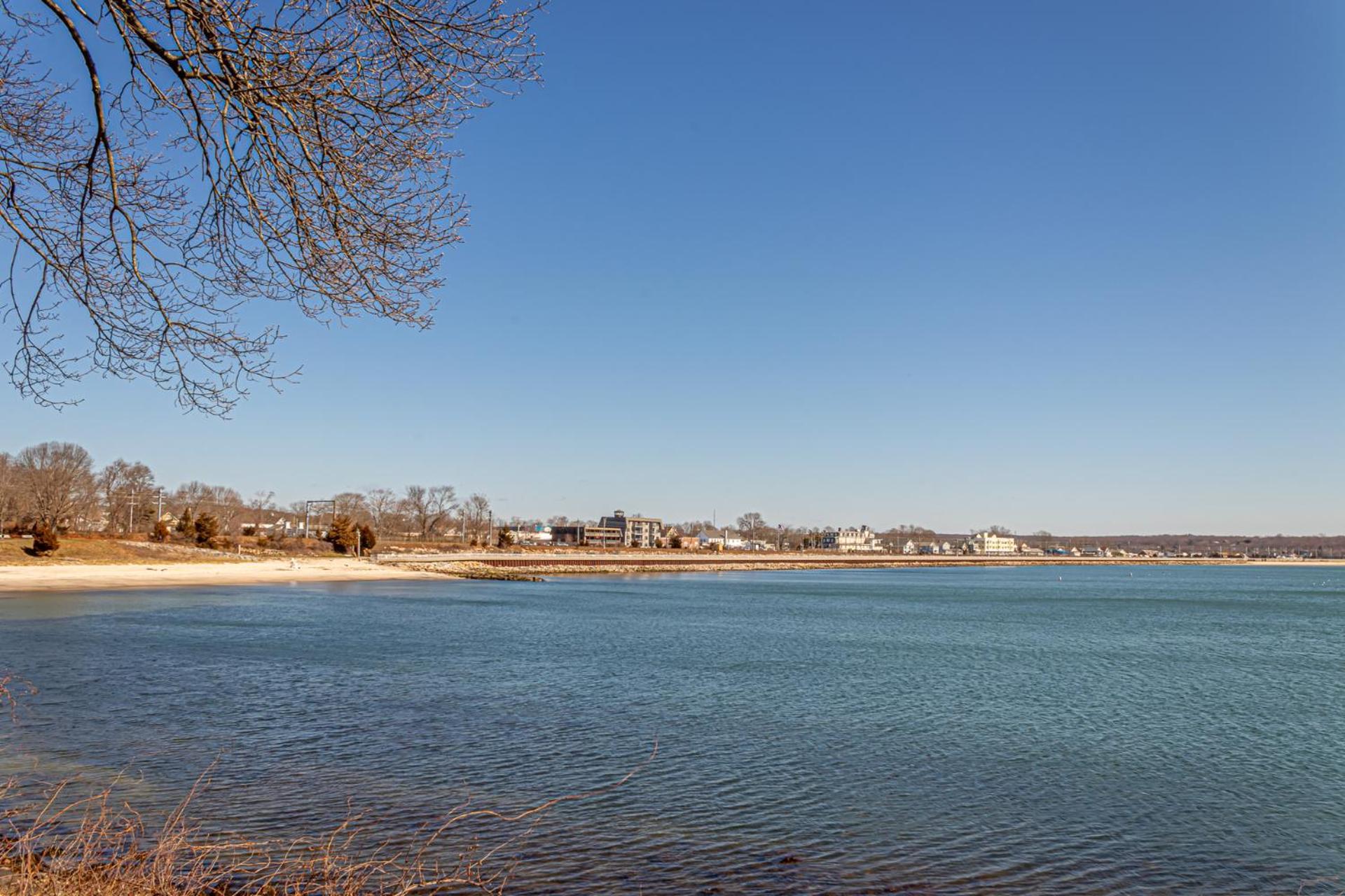 The Niantic Inn Exterior photo